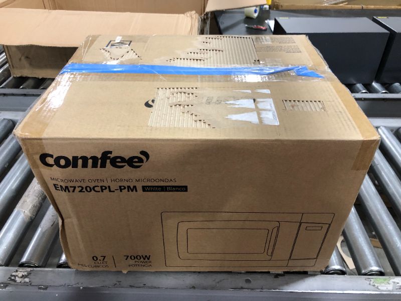 Photo 7 of COMFEE' EM720CPL-PM Countertop Microwave Oven With Sound On/Off, White