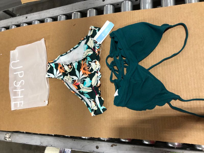 Photo 1 of CUPSHE 2 Piece Bathing Suit Size Small 