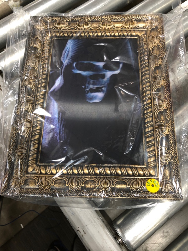 Photo 2 of 3D Motion Activated Haunted Photo Frame with Light and Creepy Sound-Luminous Portrait Halloween Prop Decoration
