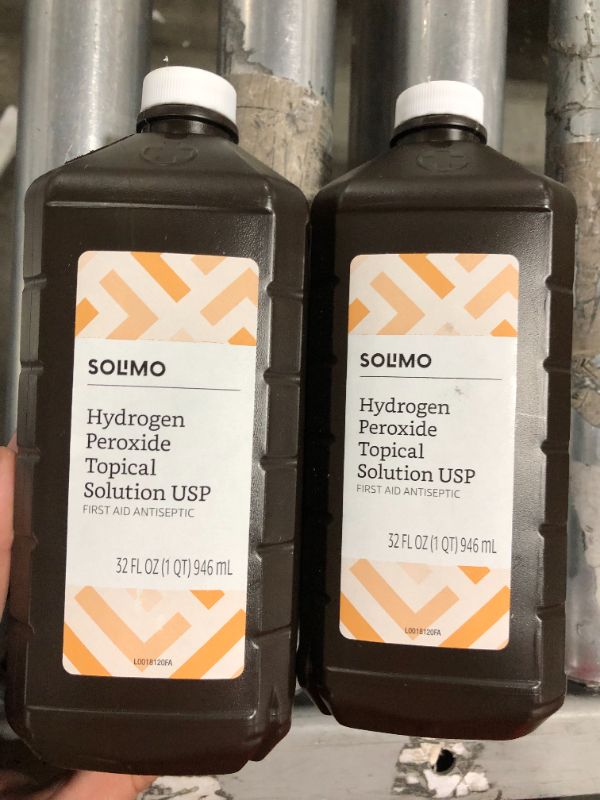 Photo 2 of Amazon Brand - Solimo Hydrogen Peroxide Topical Solution USP, 32 Fl Oz 2 Pack 
EXP 02 2023