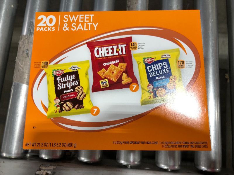 Photo 3 of Cheez-It Keebler Fudge Stripes Chip Deluxe, Sweet Salty Variety Snack Box, 1 oz, 20 Count
BB OCT 2021