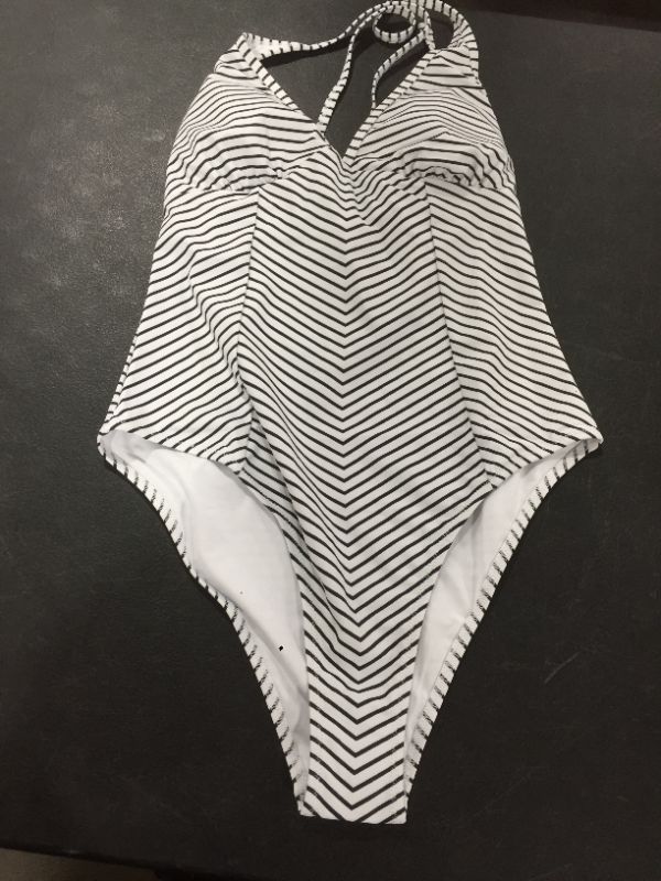 Photo 2 of Banana Leaf Twist-Front One Piece Swimsuit
MEDIUM