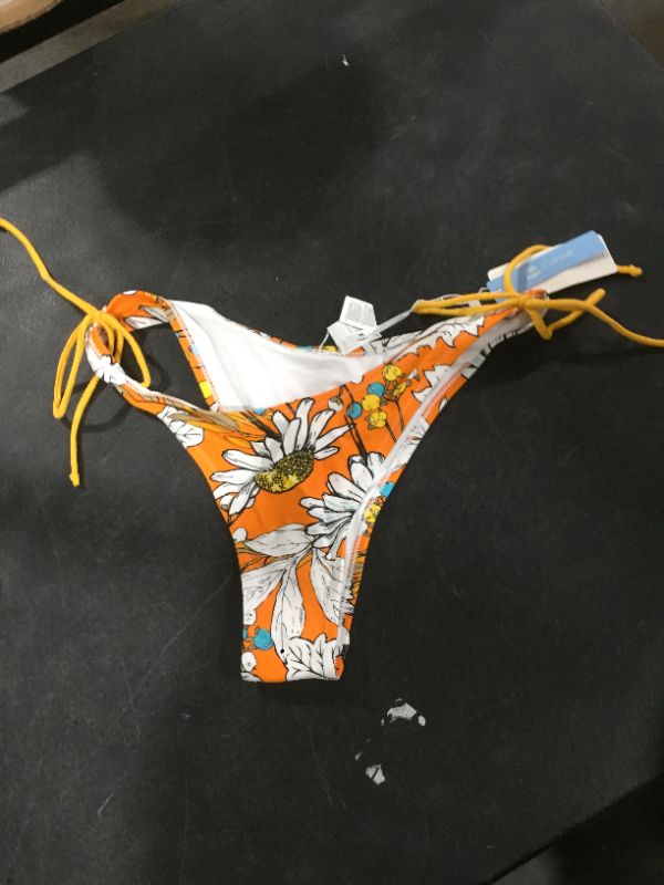 Photo 2 of Daisy Tie Side Bikini Bottom
SIZE L