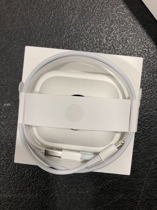 Photo 1 of Apple AirPods (2nd Generation)
