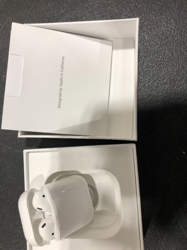 Photo 1 of Apple AirPods (2nd Generation)
