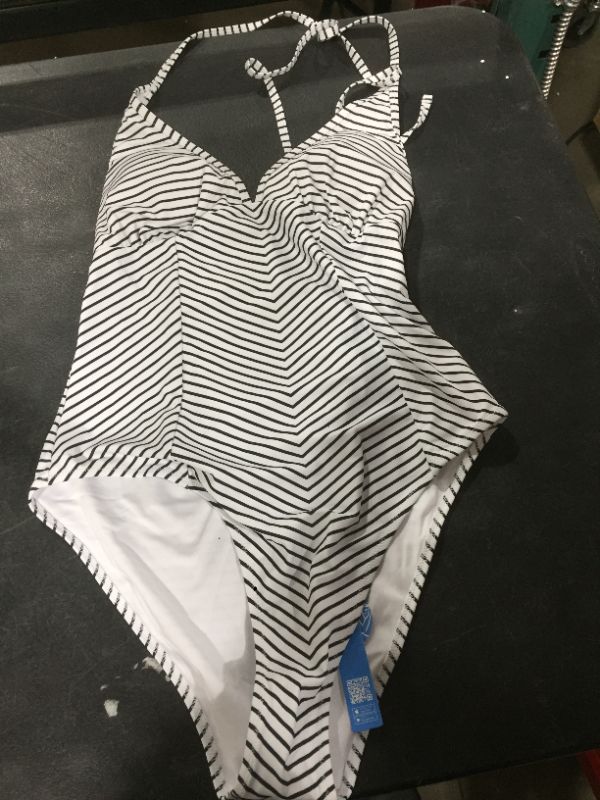 Photo 2 of Black And White Stripe V-Neck One Piece Swimsuit
SIZE L