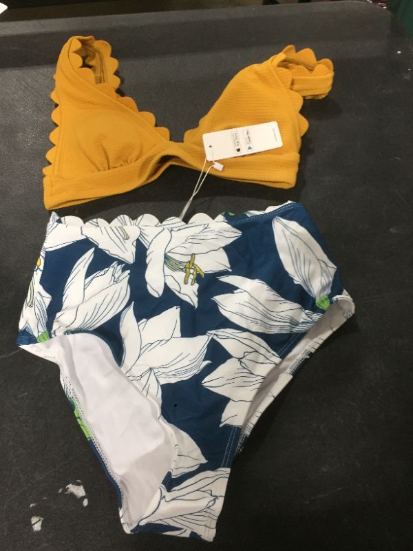Photo 2 of Yellow And Floral V-Neck Scalloped Bikini
SIZE S 