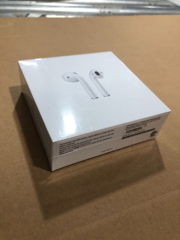 Photo 2 of Apple - AirPods with Charging Case (2nd generation) - White
