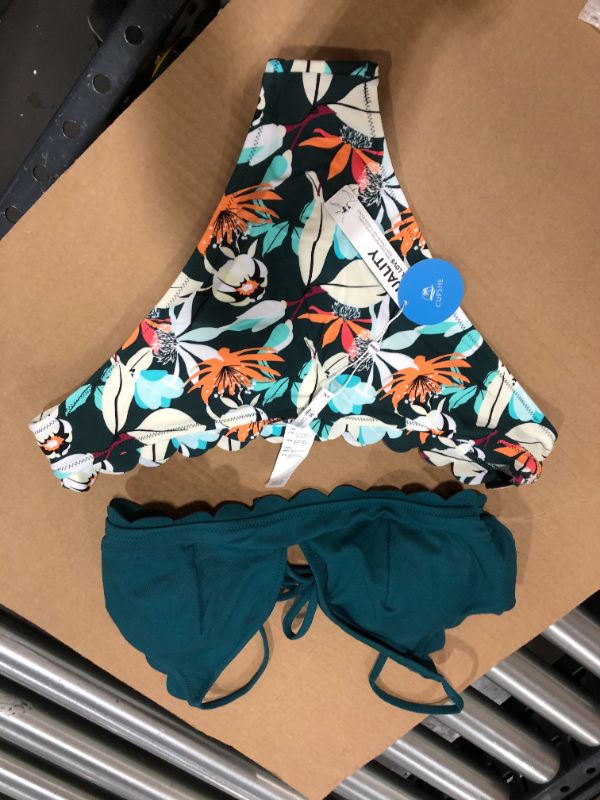 Photo 2 of Green Scalloped Edge V-Neck Printed Bottom Bikini XXL