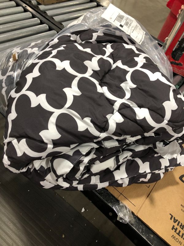 Photo 2 of downluxe Lightweight Black Comforter size king/ COMFORTER ONLY 