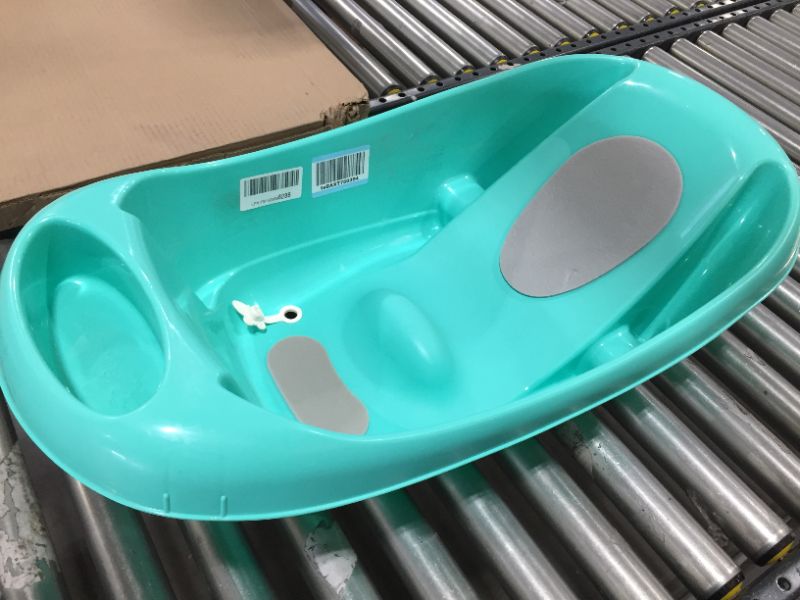 Photo 2 of Splish ‘n Splash™ Newborn to Toddler Tub (Blue)

