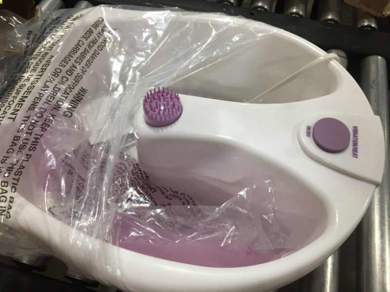 Photo 2 of Conair Foot Pedicure Spa with Soothing Vibration Massage