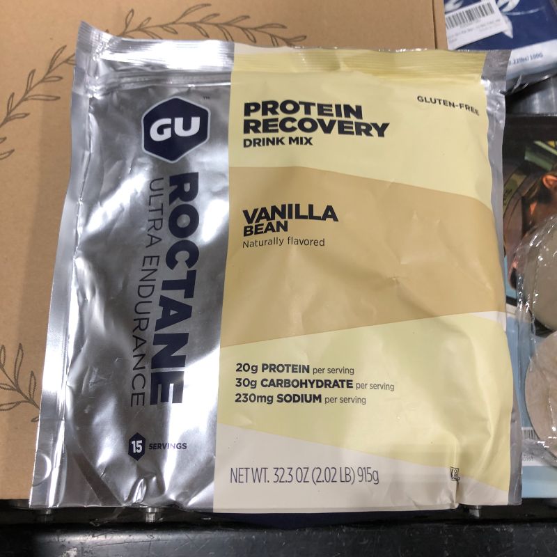 Photo 2 of GU Energy Roctane Ultra Endurance Protein Recovery Drink Mix, 15-Serving Pouch, Vanilla Bean, 2.02 Pound (Pack of 1)