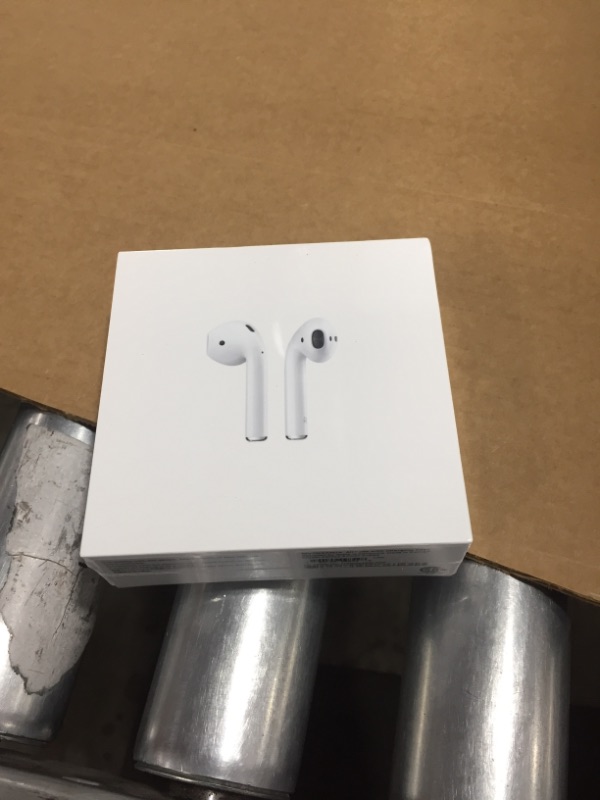 Photo 2 of Apple AirPods (2nd Generation)
