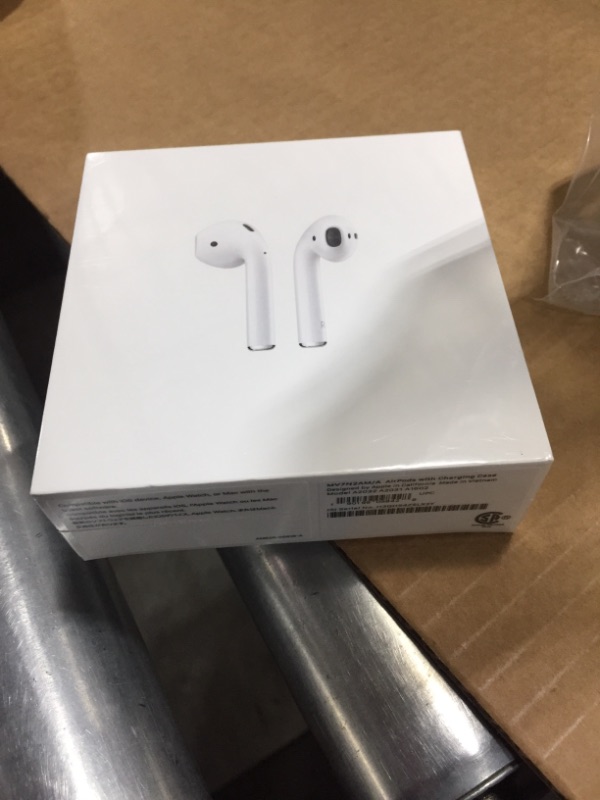 Photo 2 of Apple AirPods (2nd Generation)
