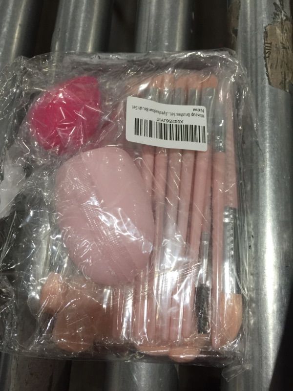 Photo 2 of MAANGE Make-Up Brush Set, Light Pink 20pc Set with Carrying Bag.