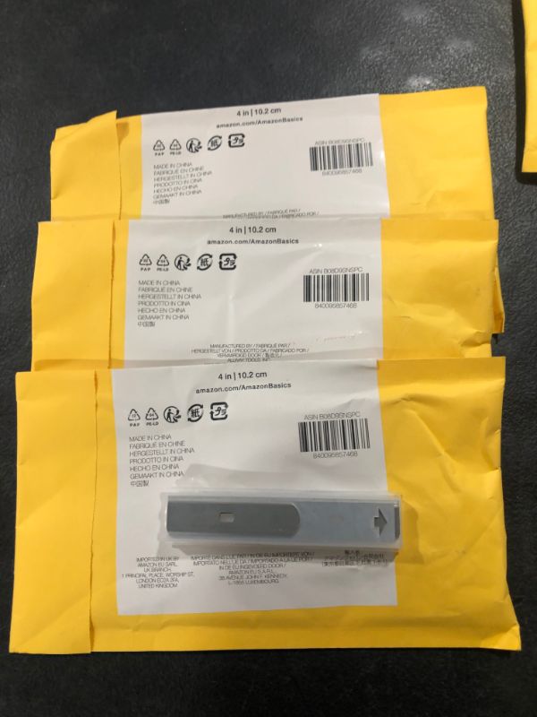 Photo 1 of Amazon Basics 4" Replacement Stripper and Scraper Blades, 4 PACKS10/dispenser
