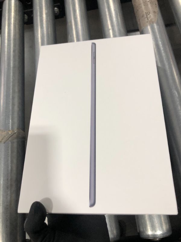 Photo 8 of 2021 Apple 10.2-inch iPad (Wi-Fi, 64GB) - Space Gray
