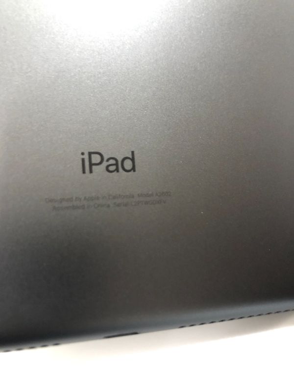 Photo 6 of 2021 Apple 10.2-inch iPad (Wi-Fi, 64GB) - Space Gray
