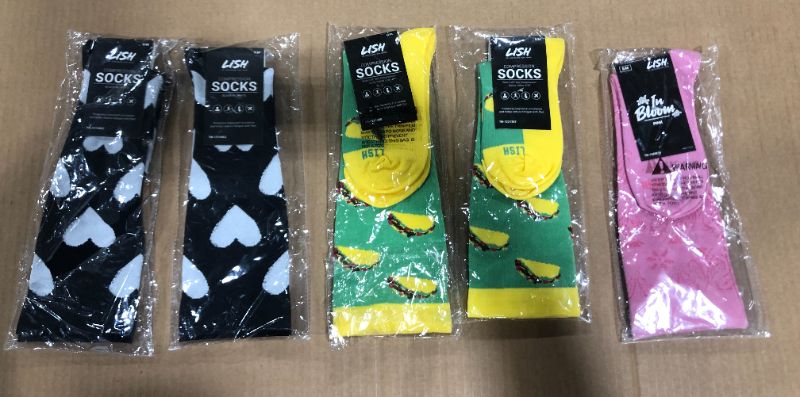 Photo 1 of SOCKS BUNDLE 
MIXED SIZES