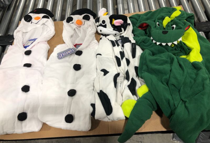 Photo 1 of ONESIE BUNDLE MIXED SIZES 
