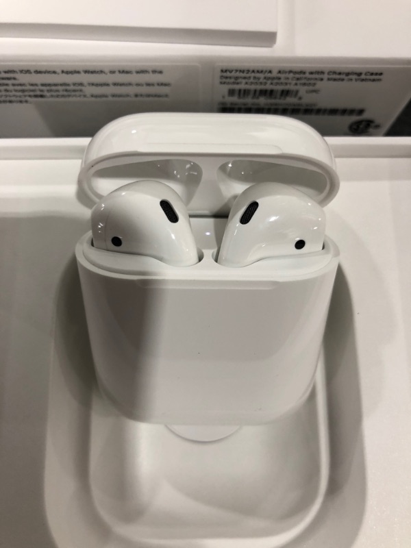 Photo 6 of Apple AirPods (2nd Generation)
BRAND NEW. OPENED FOR PHOTOS.