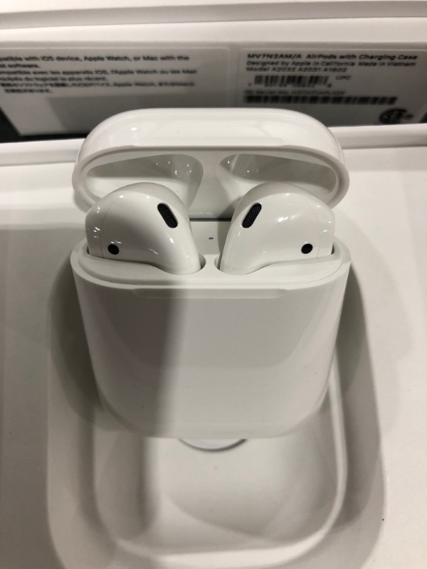 Photo 1 of Apple AirPods (2nd Generation)
BRAND NEW. OPENED FOR PHOTOS.