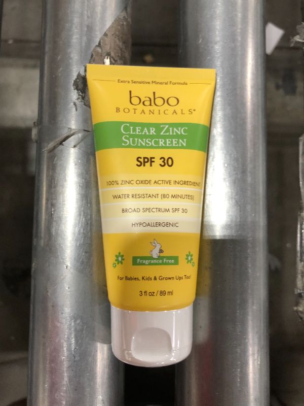 Photo 1 of Babo Botanicals Zinc Sunscreen Lotion SPF 30 with 100% Mineral Actives, Non-Greasy, Water-Resistant, Fragrance-Free, Vegan, For Babies, Kids or Sensitive Skin, Clear, 3 Fl Oz
