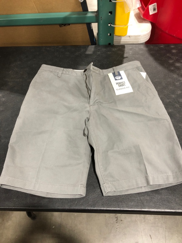 Photo 4 of Dockers Men's Perfect Classic Fit Shorts (Standard and Big & Tall)
SIZE 34.