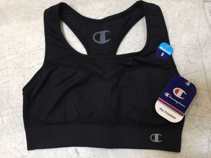 Photo 5 of Champion Women's Freedom Seamless Racerback Sport Bra
SIZE SMALL.