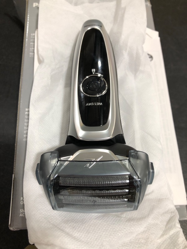 Photo 5 of Panasonic Arc5 Electric Razor, Men's 5-Blade Cordless with Shave Sensor Technology and Wet/Dry Convenience, ES-LV65-S
OPEN BOX.