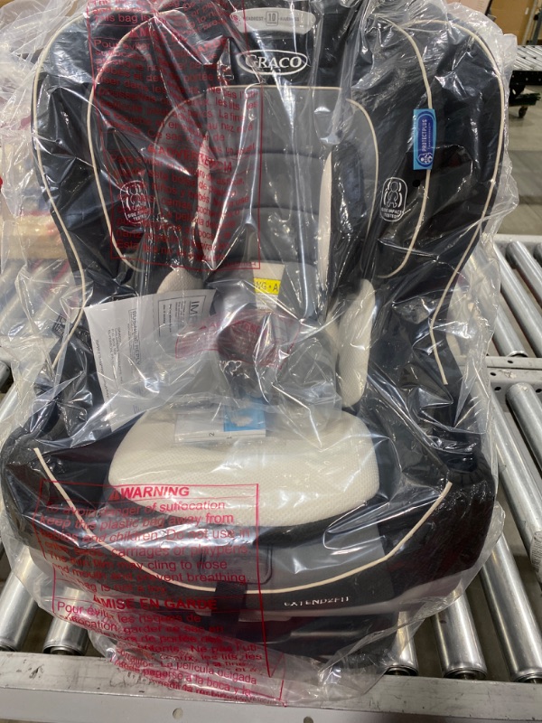 Photo 2 of Graco Extend2Fit Convertible Car Seat in Gotham

