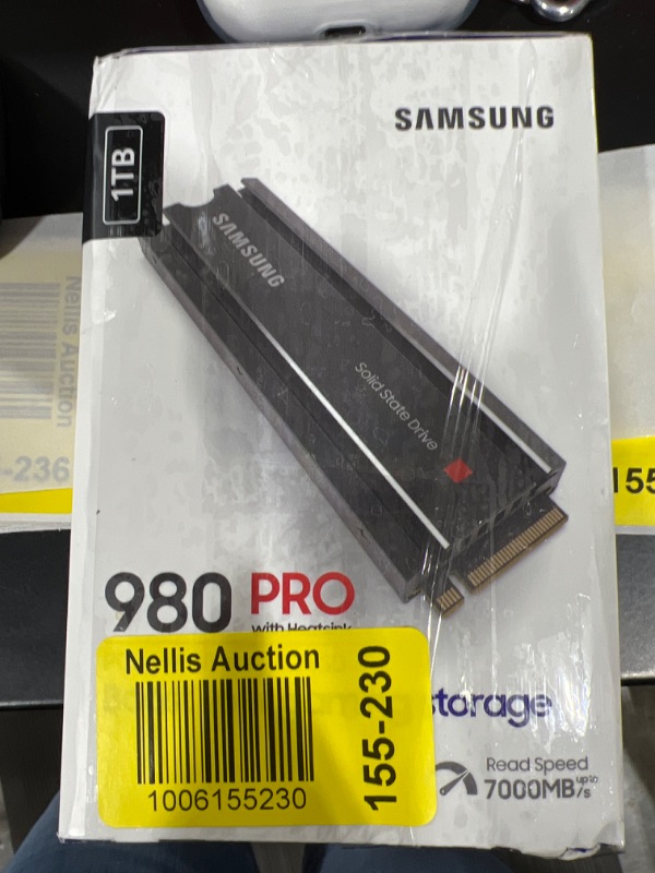 Photo 3 of Samsung 980 PRO M.2 1TB PCIe 4.0 7000 MB/s SSD (MZ-V8P1T0CW)
