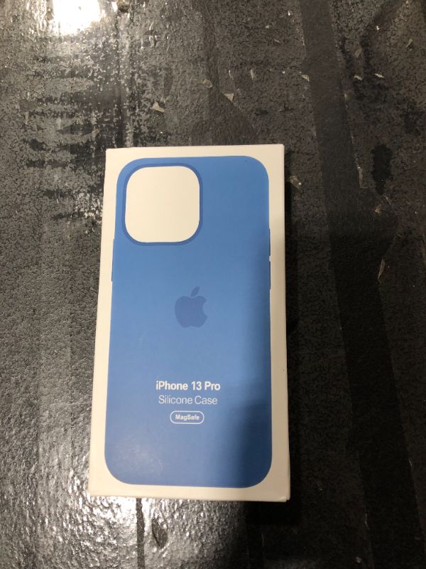 Photo 2 of Apple Silicone Case with MagSafe (for iPhone 13 Pro) - Blue Jay
