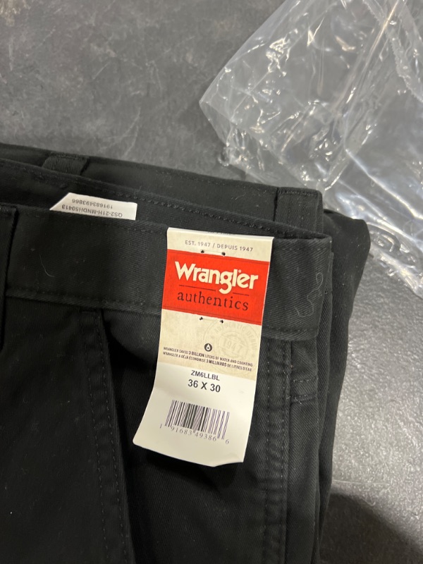 Photo 2 of Wrangler Wrangler Authentics Fleece-lined Cargo Pant Size-36x30