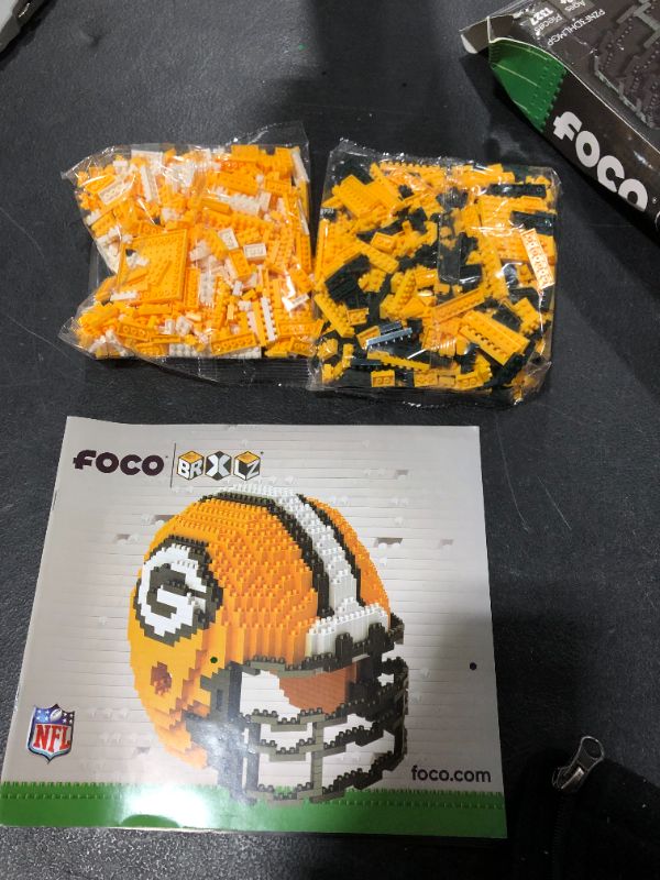 Photo 2 of FOCO NFL 3D BRXLZ Construction Toy Blocks Set - Helmet
