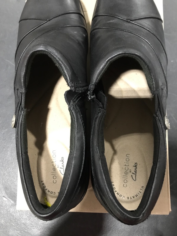 Photo 4 of Clarks Women's Channing Ann Slip-On Loafer. BLACK. SIZE 11.
PRIOR USE.