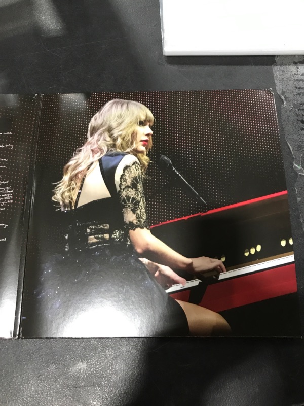 Photo 4 of TAYLOR SWIFT Red Taylor's Version, VINYL RECORD LP. Explicit Lyrics. PRIOR USE. MINOR COVER DAMAGE.
