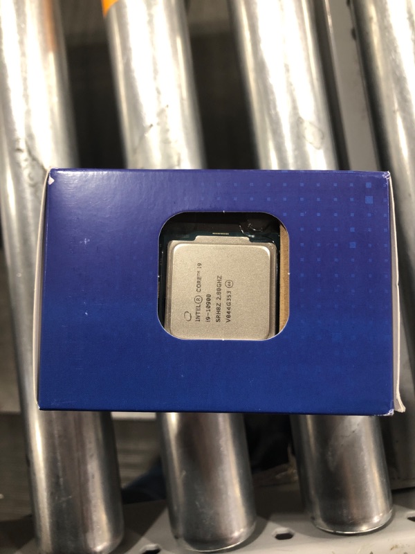 Photo 3 of Intel - Core i9-10900 10th Generation 10-core - 20-Thread - 2.8 GHz (5.2 GHz Turbo) Socket LGA1200 Locked Desktop Processor
