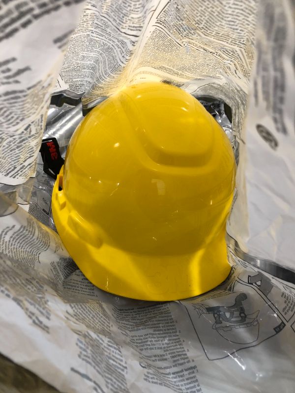 Photo 2 of 3M H702r H-700 Series Hard Hat With 4 Point Ratchet Suspension, Yellow