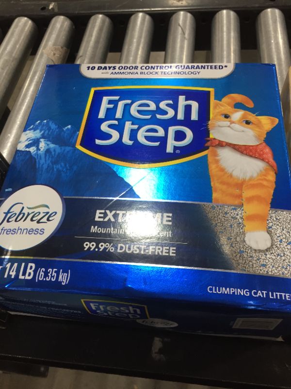 Photo 2 of Fresh Step Scented Litter with The Power of Febreze, Clumping Cat Litter