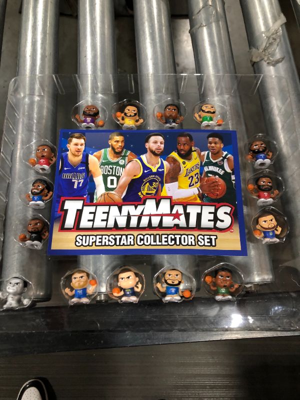 Photo 1 of NBA TeenyMates Basketball Series 6 Gift Set