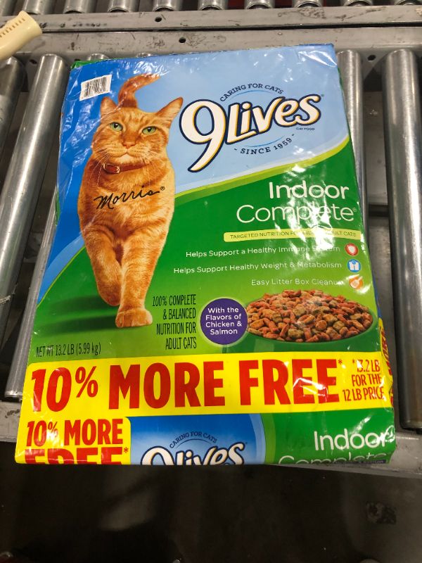 Photo 2 of 9Lives Indoor Complete Dry Cat Food Bonus Bag, 13.2 Lb 
exp 12/12/21