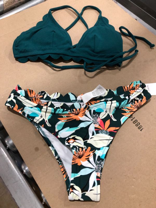 Photo 1 of Green Scalloped Edge V-Neck Printed Bottom Bikini
SMALL