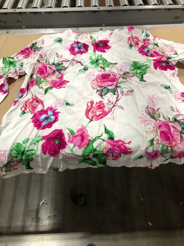 Photo 1 of GENERIC WOMEN'S  FLORAL BLOUSE MED/LG