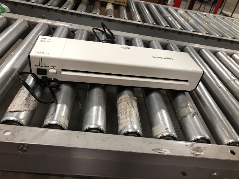 Photo 2 of Amazon Basics 9-Inch Thermal Laminator Machine
