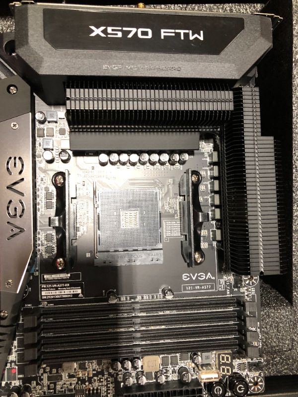 Photo 7 of EVGA X570 FTW WiFi, 121-VR-A577-KR, AM4, AMD X570, PCIe Gen4, SATA 6Gb/s, Wi-Fi 6/BT5.2, USB 3.2 Gen2, M.2, ATX, AMD Motherboard
