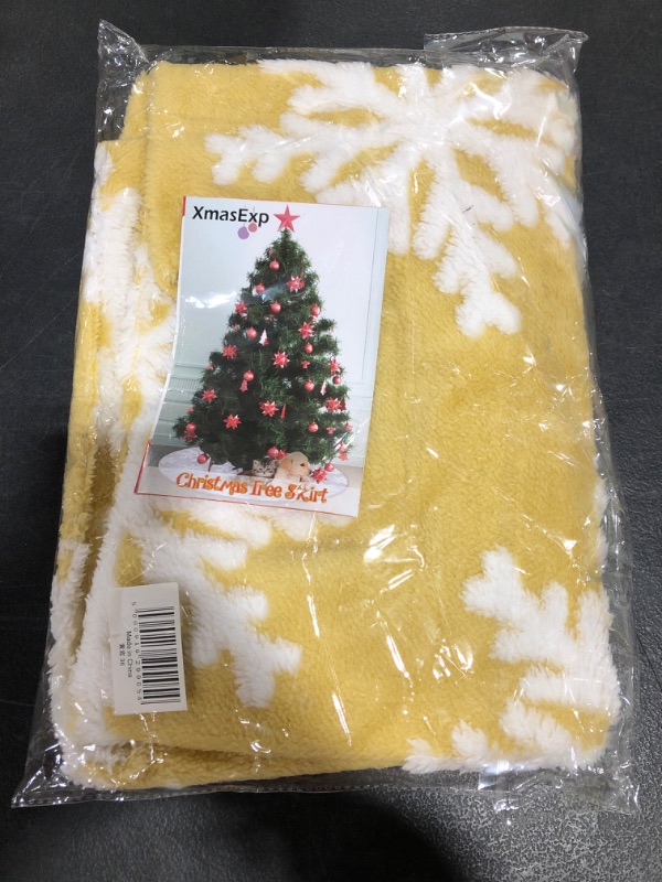 Photo 3 of Christmas Tree Skirt 36 Inch Snowflake Faux Fur Xmas Tree Skirts Ornament Double Layers Large Tree Mat for Winter New Year Holiday Party Decoration (Yellow)
