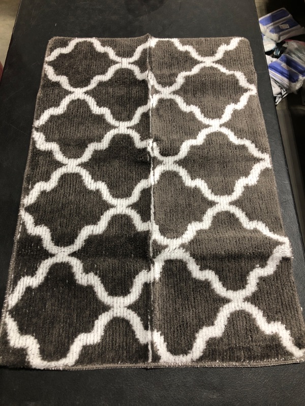 Photo 3 of BATHROOM RUG, GREY/WHITE, 24" X 36". 