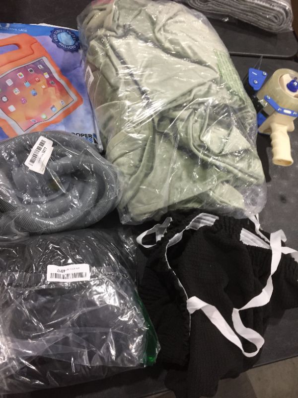 Photo 1 of Box lot -misc items 